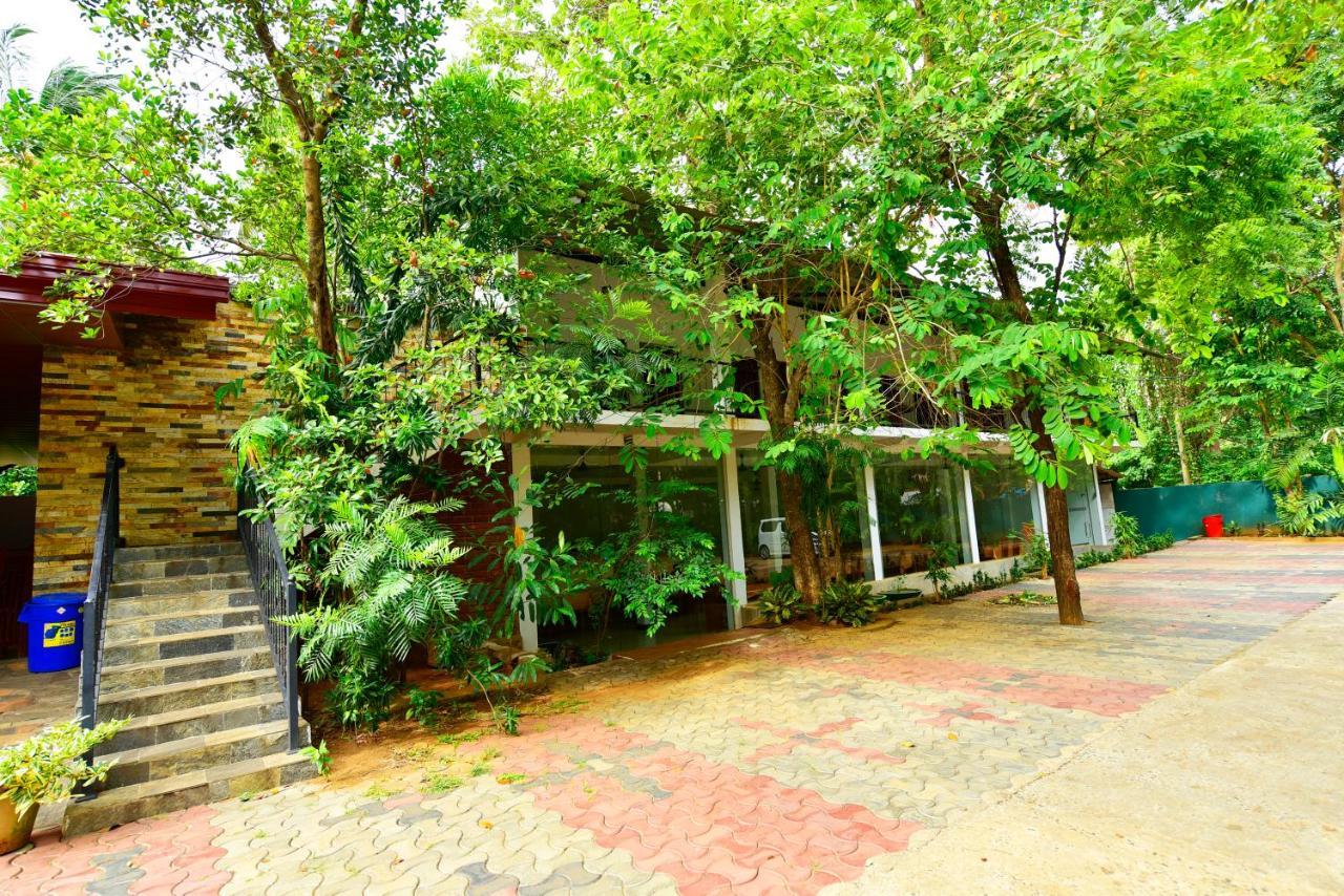 פולונרואה Ariya Rest & Ayurveda Spa מראה חיצוני תמונה
